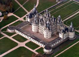 Exploring the Enchanting Loire Valley: Castles, Culture, and Natural Beauty