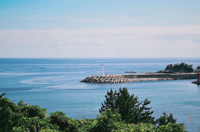 Sandy Toes and Starry Nights: Glamping Near the Beach