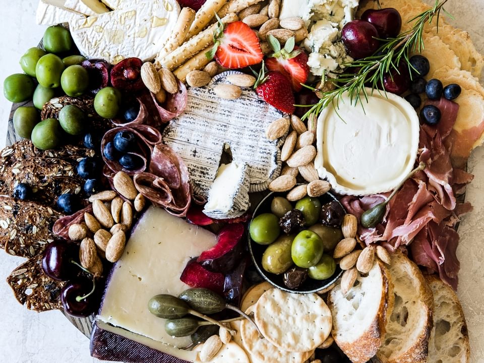 The Art of Crafting the Perfect Cheese Board