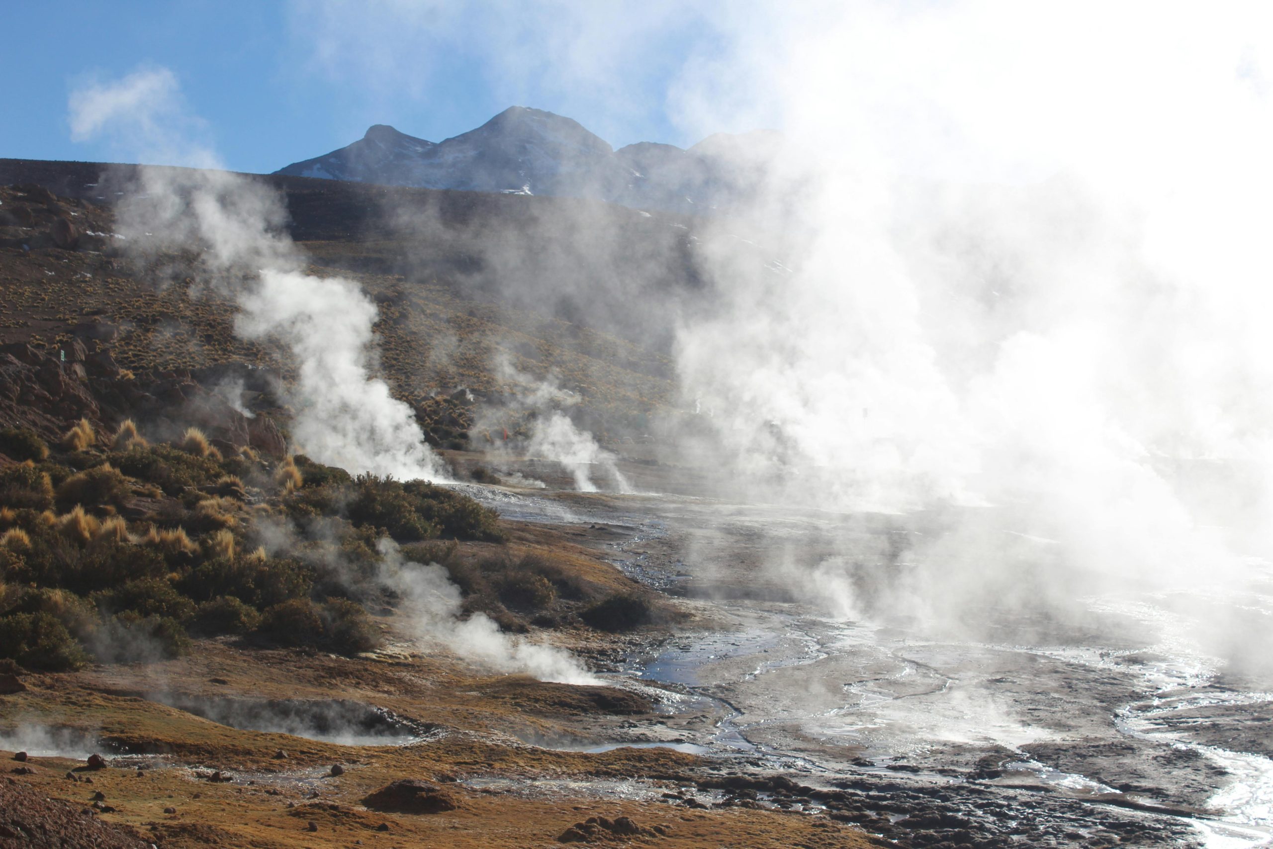 Rocky Vapor: Exploring the Mysteries of Nature’s Ephemeral Mist